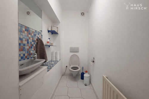 Badezimmer - Mehrfamilienhaus, Wohnhaus mit 276,00 m&sup2; in Euskirchen zum Kaufen