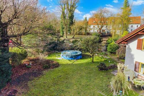 Grundstücksblick in Richtung Straße - 