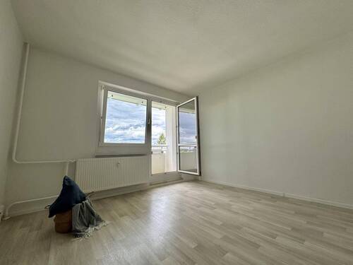 Wohnzimmer - Etagenwohnung mit 68,90 m&sup2; in Chemnitz zur Miete