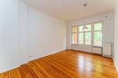 Wohnzimmer - 2 Zimmer Etagenwohnung zum Kaufen in Berlin