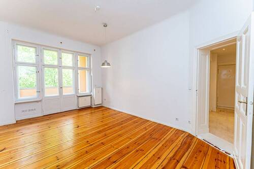 Wohnzimmer - Etagenwohnung mit 66,90 m&sup2; in Berlin zum Kaufen