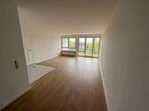 Wohnen - helle 2-Raum Wohnung mit Balkon und TG-Stellplatz * ab sofort
