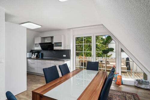 Wohnung 2 Essbereich und Zugang zur Dachterrasse - 