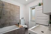 Wohnung 1 Badezimmer mit Badewanne - 