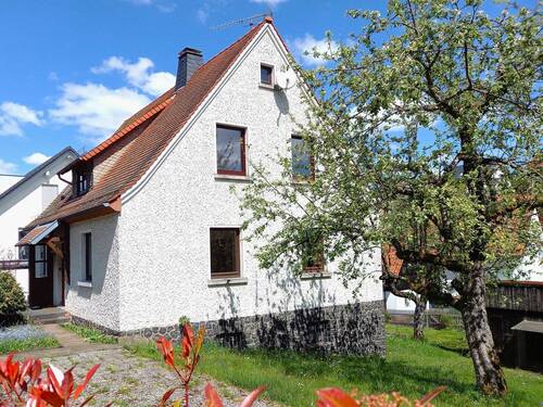 Ansicht von Süden - RESERVIERT: Freistehendes Einfamilienhaus in der Rhön - Wohnen wo andere Urlaub machen