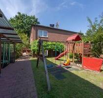 Familienfreundliche Doppelhaushälfte in ruhiger Wohnlage mit Terrasse, Garten, Garage und Carport - Lünen Altlünen