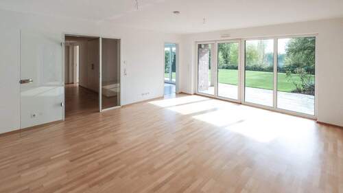 Wohnzimmer mit Gartenblick - 