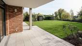 Monheim Terrasse mit Rasen - 
