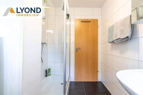 LYD 4617 - 18 Badezimmer OG - 