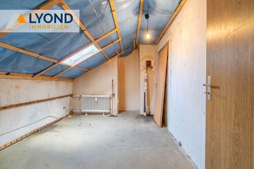 LYD 4617 - 22 Dachboden - 