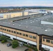 Betriebs- und Produktionsgelände mit Hallen und Büroflächen in Schwandorf