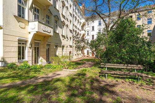 Blick zur Terrasse - 