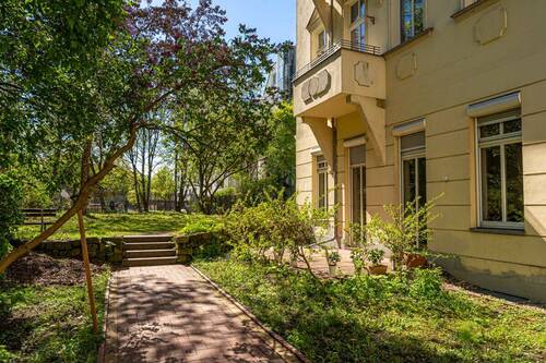 Blick zur Terrasse - 