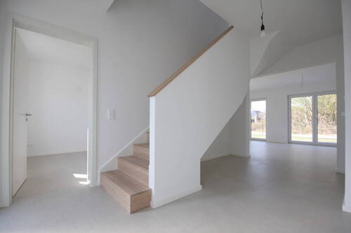 Diele/Treppe - 5 Zimmer Einfamilienhaus in Falkensee