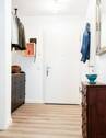 Flur mit Blick zur Wohnungstür - 