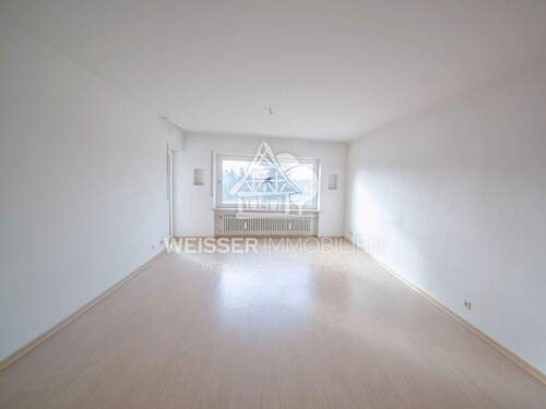 Wohnzimmer Ansicht 2 - Etagenwohnung mit 67,60 m&sup2; in Erlangen zum Kaufen