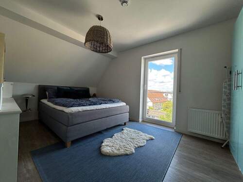 Schlafzimmer mit Platz für einen großen Schrank - Etagenwohnung mit 70,00 m&sup2; in Herzogenaurach zum Kaufen