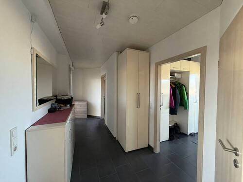 Flur - Etagenwohnung mit 105,00 m&sup2; in Ansbach zum Kaufen