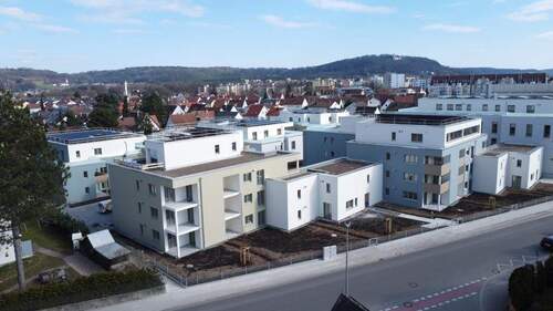 Herrliches Ensemble - 4 Zimmer Etagenwohnung in Neumarkt