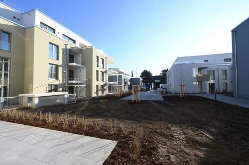 Blick in den grünen Innenhof - Etagenwohnung mit 115,60 m&sup2; in Neumarkt zum Kaufen