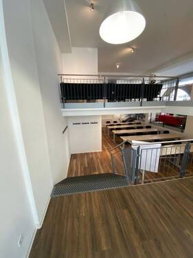 2. Eingangsbereich mit Blick auf 2 Ebenen - Büro zur Miete in Leipzig