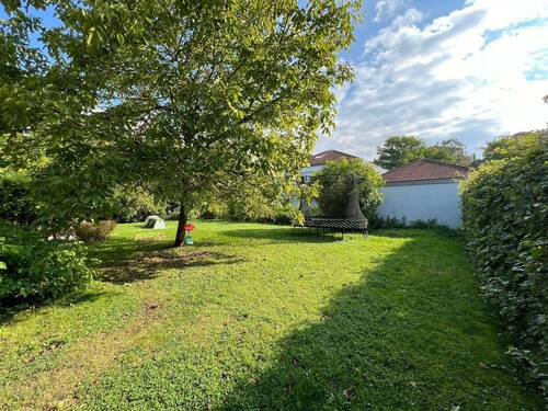 Garten - 8 Zimmer Mehrfamilienhaus, Wohnhaus in Regensburg