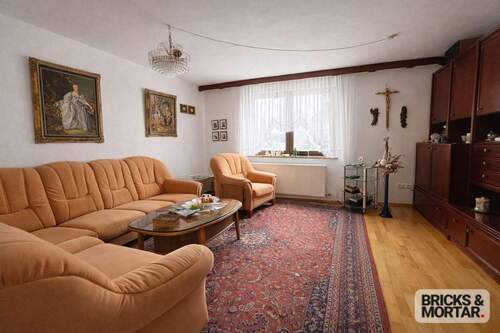 Wohnzimmer - 6 Zimmer Einfamilienhaus in Langenneufnach