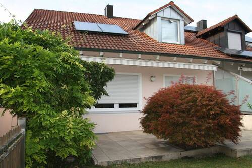 Haus Südseite mit Terrasse - Helle Doppelhaushälfte - renoviert - provisionsfrei - ruhige Lage