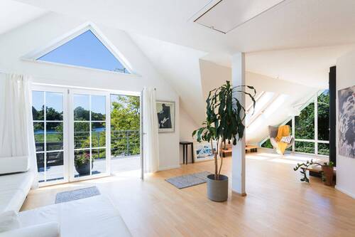 Licht durchflutete Galerie - 