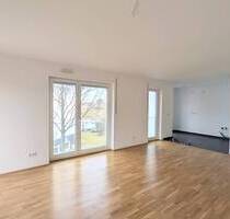 102 m² große & helle 3 12 Zimmer Wohnung mit Terrasse - in ruhiger Lage - Fast barrierefrei ! - München Ramersdorf-Perlach