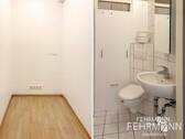 Abstellkammer + Sanitäranlage - 