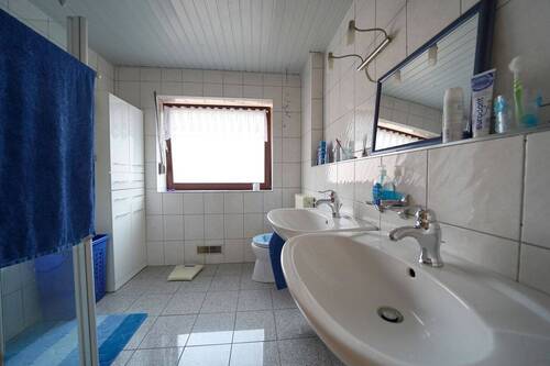 helles Badezimmer - 