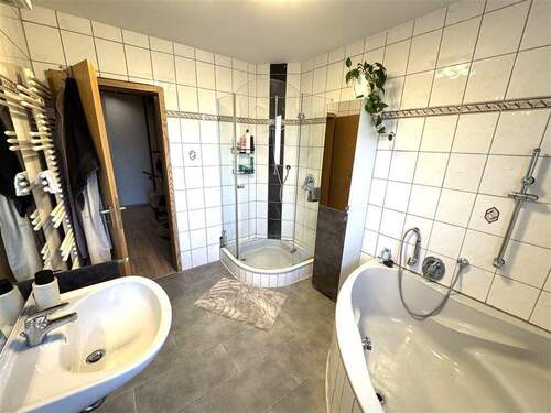 Bad im Obergeschoss - 