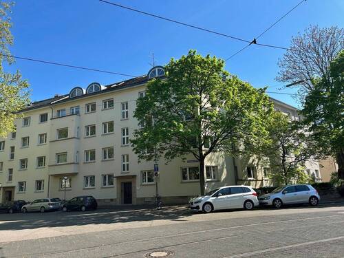Ansicht über Eck - 4 Zimmer Etagenwohnung zum Kaufen in Karlsruhe