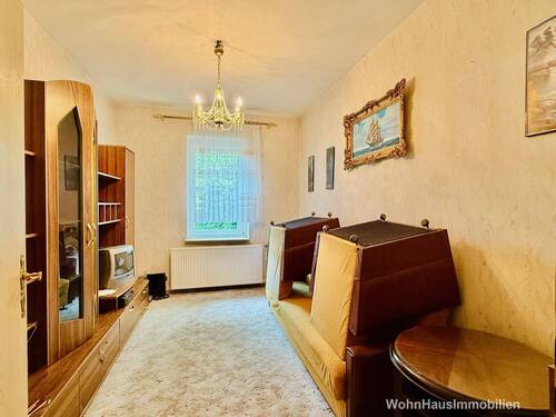 Kinder- bzw. Arbeitszimmer - 