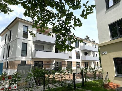 . - Erstbezug – Exklusive 3-Zimmer-Wohnung mit EBK und Balkon in guter Lage von Radebeul-Ost!