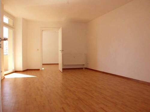 Wohnzimmer mit Blick zum Kinderzimmer.JPG - 