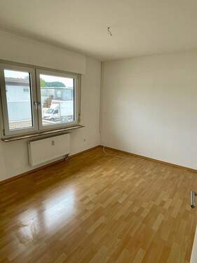 Zimmer - Terrassenwohnung mit 121,00 m² in Kehl zur Miete