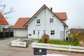 Titelbild - Großzügiges Einfamilienhaus mit Einliegerwohnung in Ebermannsdorf