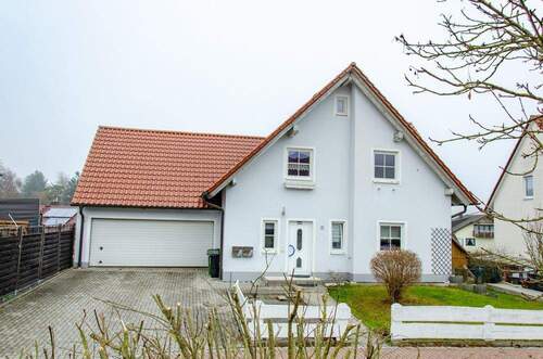 Westansicht - Einfamilienhaus mit 278,40 m&sup2; in Ebermannsdorf zum Kaufen