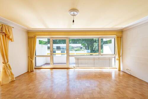 Wohnzimmer - 4 Zimmer Etagenwohnung zum Kaufen in München