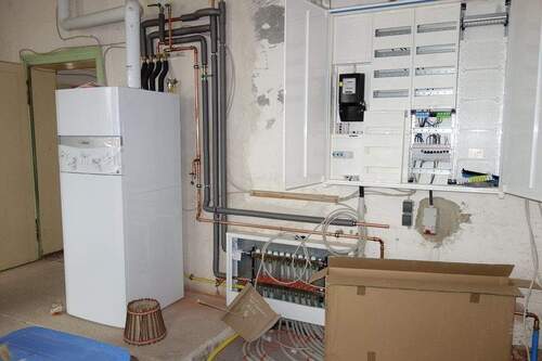 neue Heizung u. E-Zählerschran - 