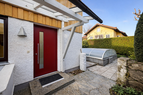 Eingangstüre
- Doppelhaushälfte mit 200,00 m&sup2; in Grünwald zum Kaufen