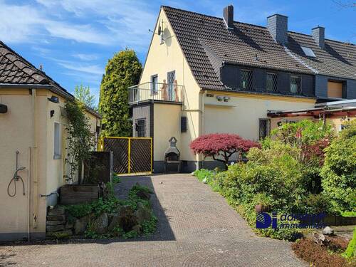 Hausansicht/Garten - 