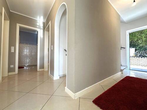 ... mit Platz für eine Garderobe - 