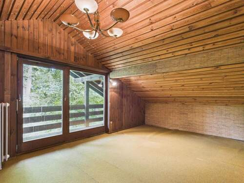 Weiteres Zimmer mit Ankleide und Ostbalkon - 