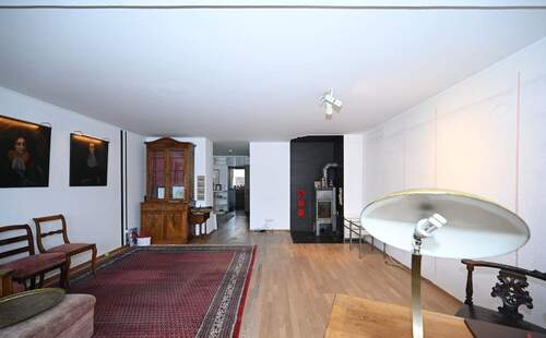 Perfekt für große Möbel - 3 Zimmer Etagenwohnung in Neumarkt