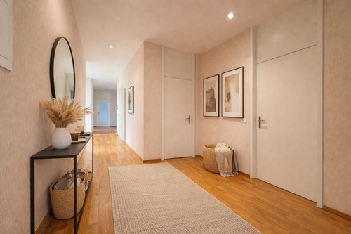 Flur virtual staged - 4 Zimmer Etagenwohnung in München