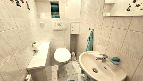 Gästetoilette im Keller - 