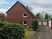 Straßenansicht - 7 Zimmer Mehrfamilienhaus, Wohnhaus zum Kaufen in Hassel (Weser)